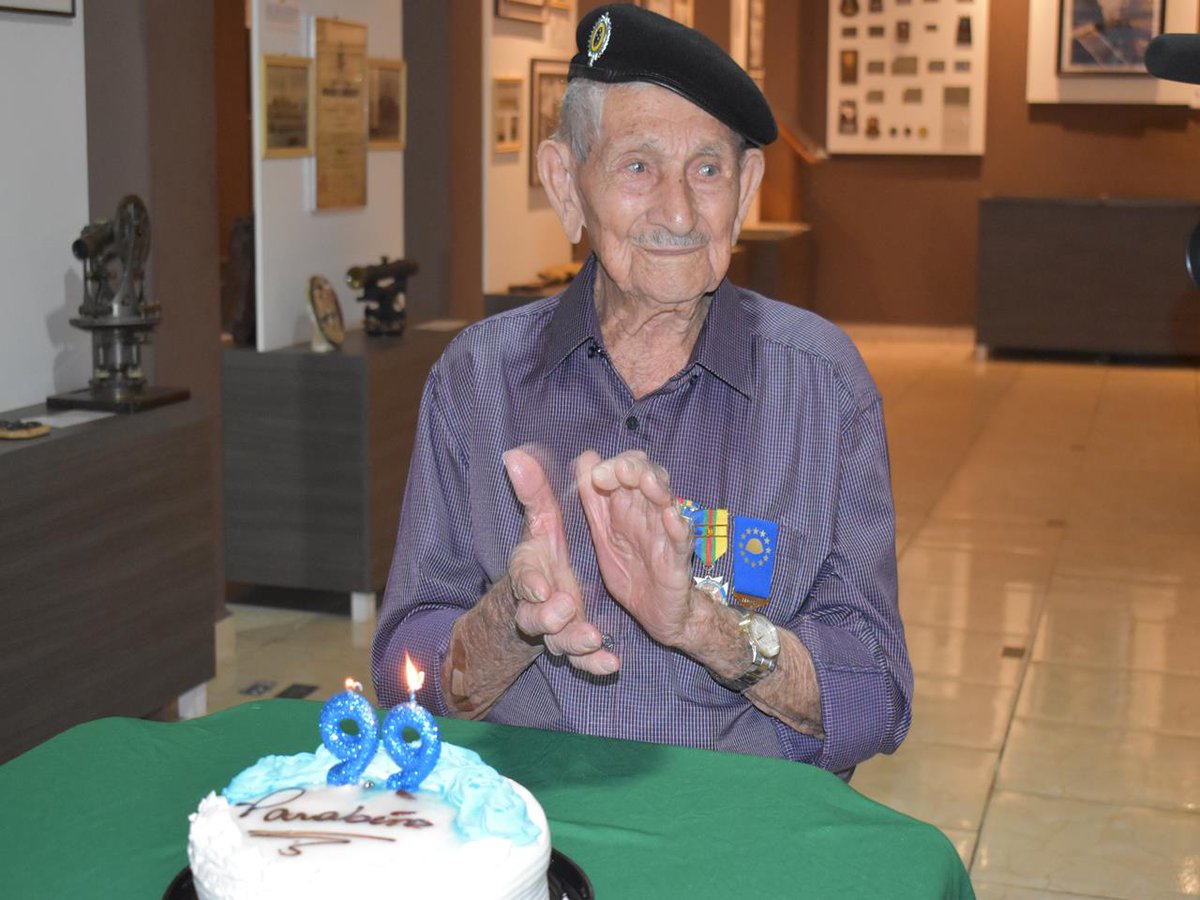 exercitooficial's tweet photo. Ex-combatente da Força Expedicionária Brasileira é homenageado ao completar 99 anos de vida https://t.co/R8gYfi0duJ #BraçoForte #MãoAmiga https://t.co/gcCA7HAOFq