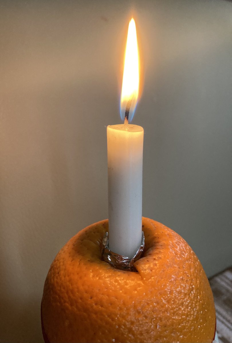 oakengatesSA's tweet photo. Shared in our christingle service this morning. #sharethelight #lightoftheworld #SalvationArmy https://t.co/FXkejmZKzj