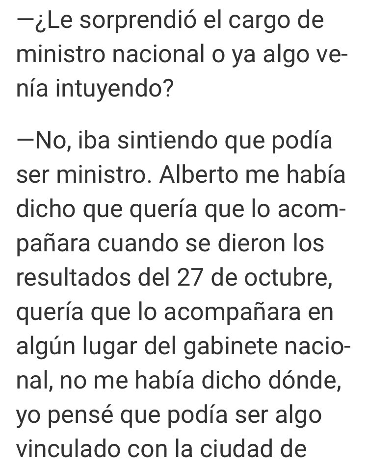 LicMacoco's tweet photo. Hay que reconocer que Lammens se preparó fuerte para ser ministro de Turismo. https://t.co/ehq4N8bgUQ