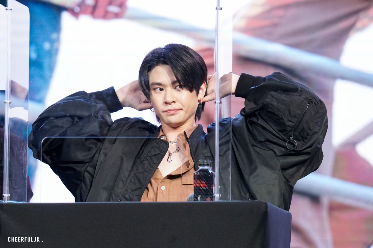 CheerfulJK2903's tweet photo. ง่วงยังเท่ หาวก็ยังเท่ เอ้อ เด็กคนนี้🤏🏻

#JackieJackrin
#TRINITY559Fansign
#TRINITY_TNT https://t.co/3OCeozutaX