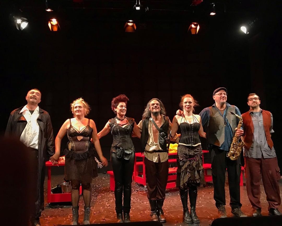 Seguimos en Zaragoza con #eldiablocojuelo 😈
#Repost @teatro_de_la_estacion
• • • • • •
Teatro de la Estación

💥Ayer, aforo completo en la primera representación de "El Diablo Cojuelo"!