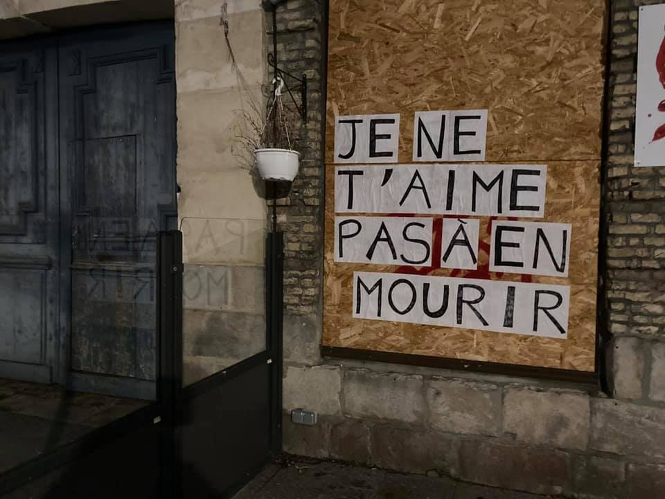Sur les murs de <a href="/dieppefr/">Ville de Dieppe</a> s’affichent des lettres ouvertes en soutien aux victimes de violences conjugales ou familiales.  Autant de façons de dire : #STOP
#PasUneDePlus #SauvonsLe3919
#StopFéminicides #NousToutesDieppe