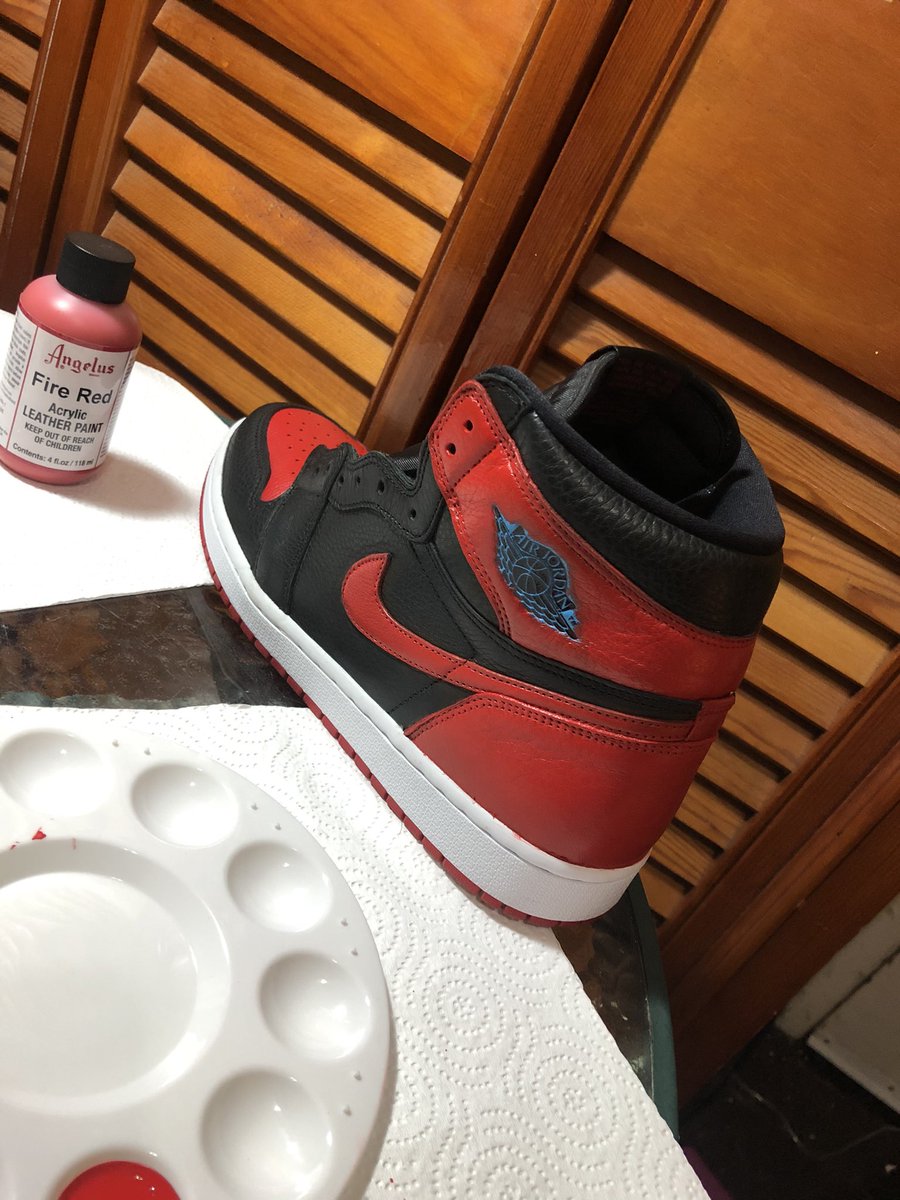 ChinCustoms's tweet photo. Jordan 1 High #UNCtoChi #BredCustom, still not completed but end the for the night #ChinCustoms https://t.co/2rwmAlF3Qa