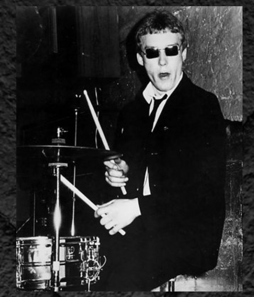 Some love for the drummers today. Happy Birthday to Rick Buckler of The Jam and Dave Lovering of the Pixies. 
