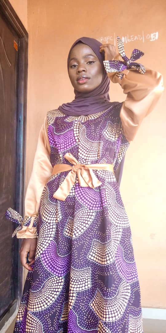 _TheShayBrand's tweet image. A happy client is always the motivation to keep going. 😍

Our mixed belted A-line dress can be recreated with ankara print or printed crepe.

Price - 7000naira

#StyleSunday #TSBStyle