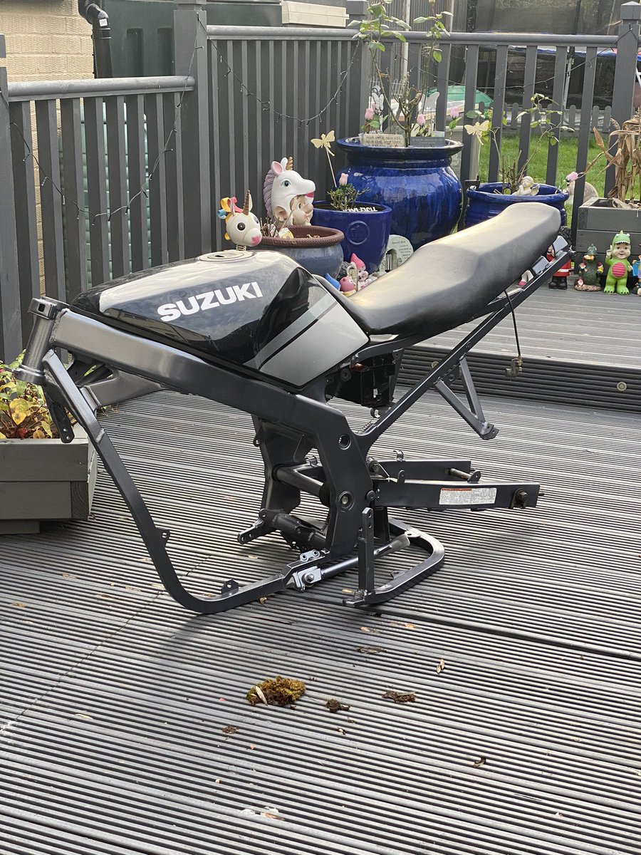 tubbytommy21's tweet photo. Need some dry weather so I can carry on with this little project #Suzuki #GS500 https://t.co/iygB3Jgh9T