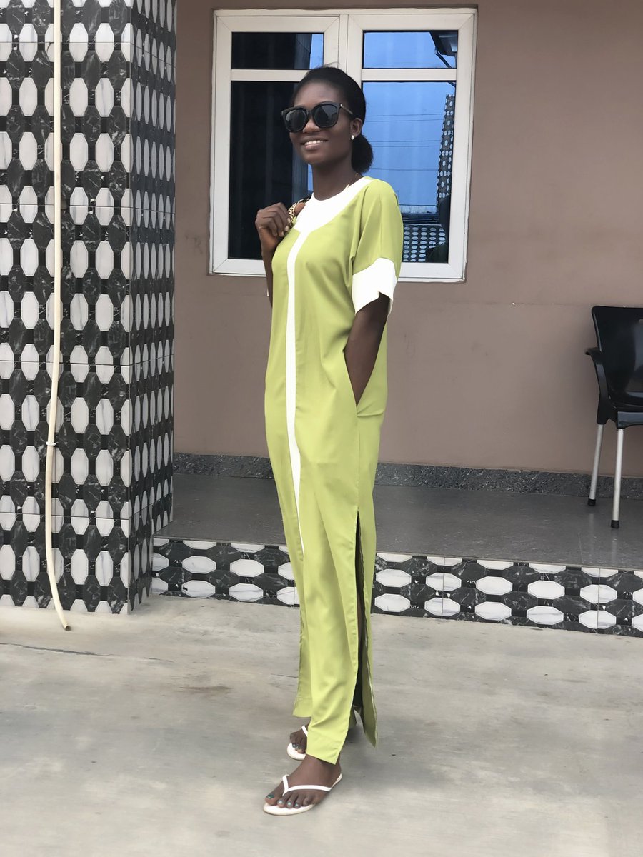 OgechukwuRegina's tweet photo. I sew what I wear✂✂
I decided to step out today, o buru everyday m nuru n'elu sewing machine🤦🏽🤦🏽 https://t.co/nbDKCfsISe