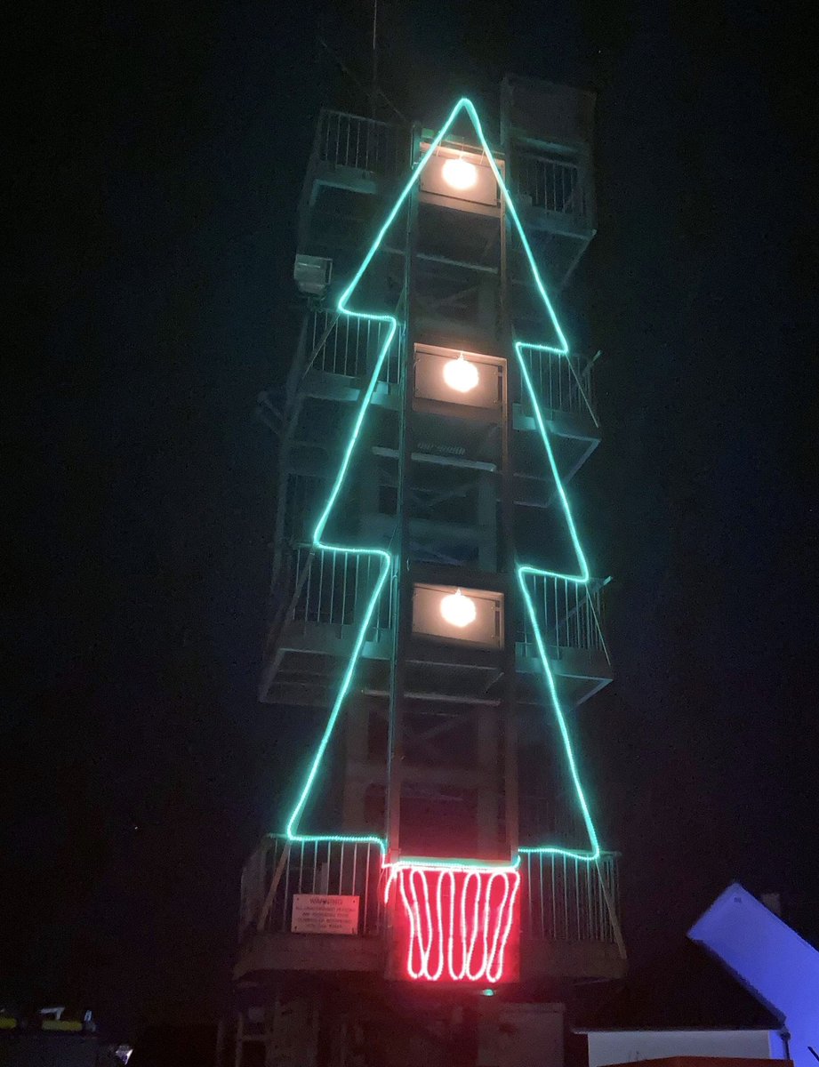 SaltashCFRS's tweet photo. The tallest Christmas tree in Cornwall is back! 

Unfortunately bad weather destroyed all the lights last year and a whole new set were needed. 3 snowflakes added from last year 
Now we just need to find a star!

Merry Xmas from us all at Saltash Fire Station
@CornwallFRS https://t.co/5QCR4PdgAb