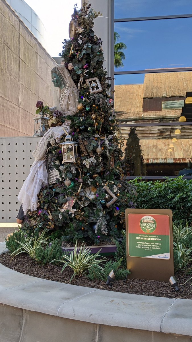 ScottKumka's tweet photo. This is my favorite on the Disney Springs Christmas Tree Stroll. Spirits materialize in front of the NBA Experience, across from the House of Blues.
@KatCressida @DoomBuggiesWeb #ChristmasTreeStroll #Constance #HauntedMansion https://t.co/sawhoqIwgC