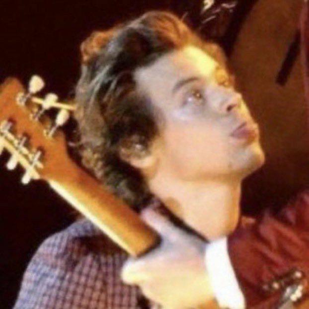 LONG-ish THREAD: Pics of Harry Styles with his  out :) ur welc