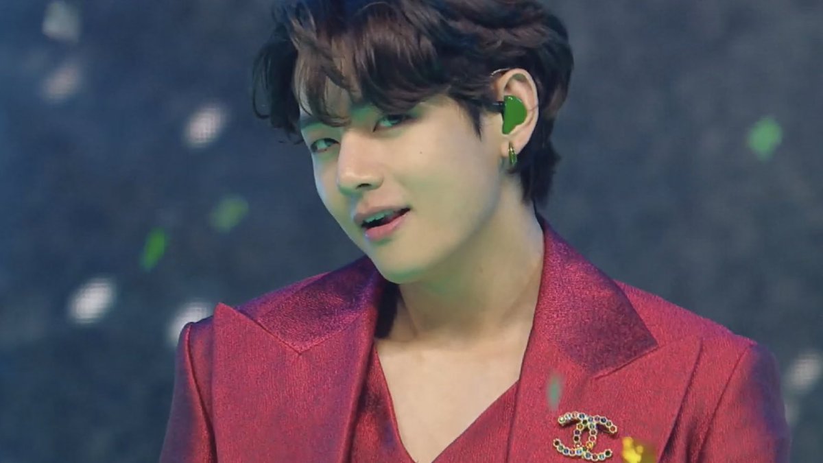 taeteland's tweet image. This is Kim Taehyung