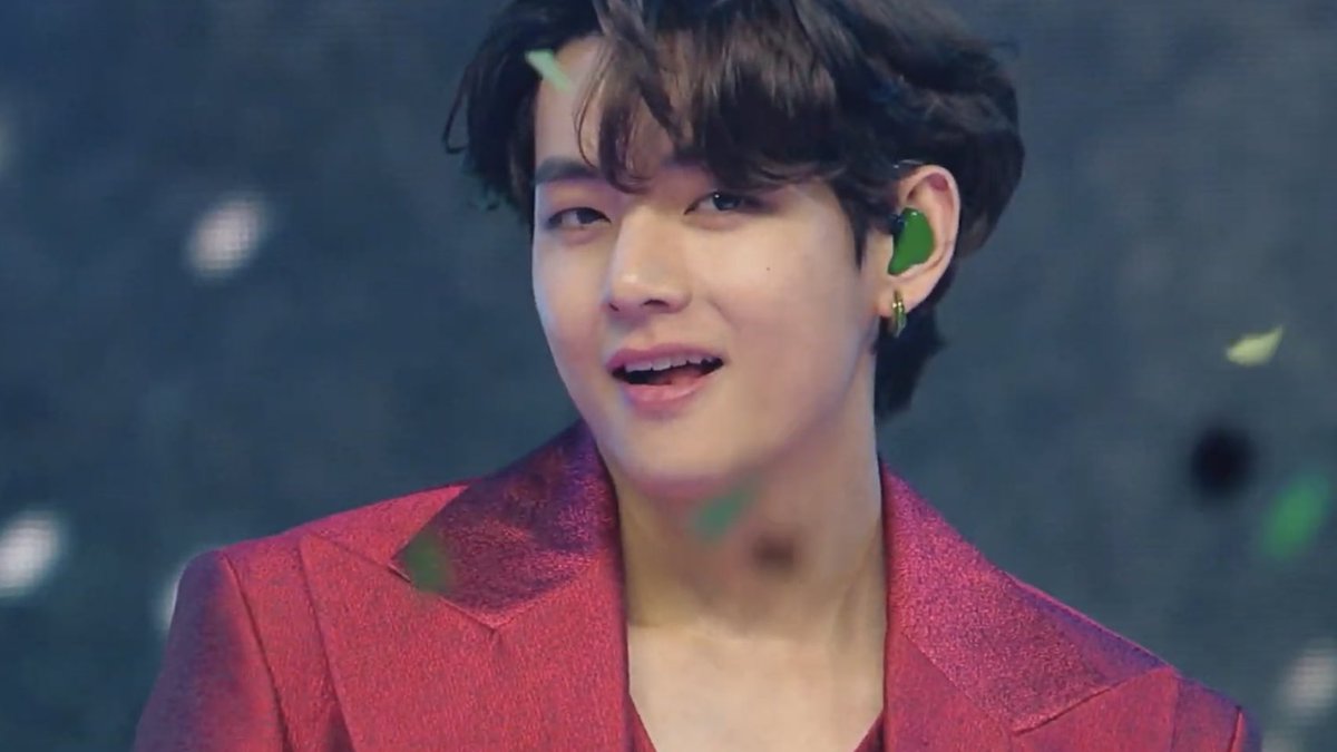 taeteland's tweet image. This is Kim Taehyung