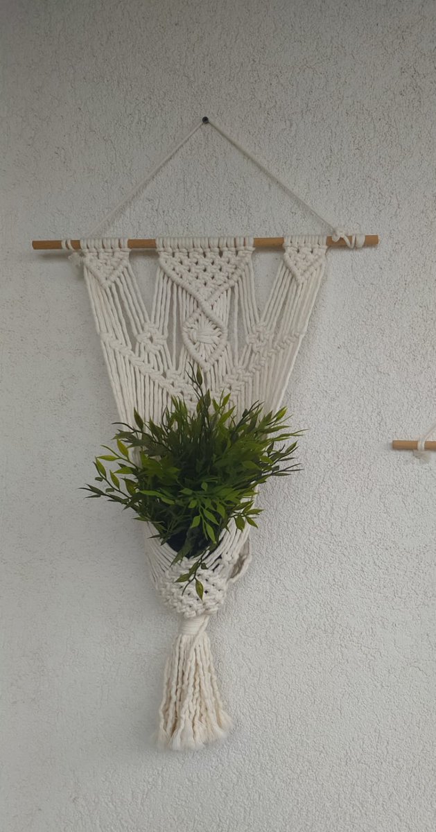 nevazoncom's tweet photo. Makrome Dekoratif Duvar Askısı Saksılık Handmade
Dekoratif el yapımı örgü makrome duvar askısı saksılık 60x40 cm. Saksı dahil değildir. Adet fiyatıdır. https://t.co/iu9TWV7sKr