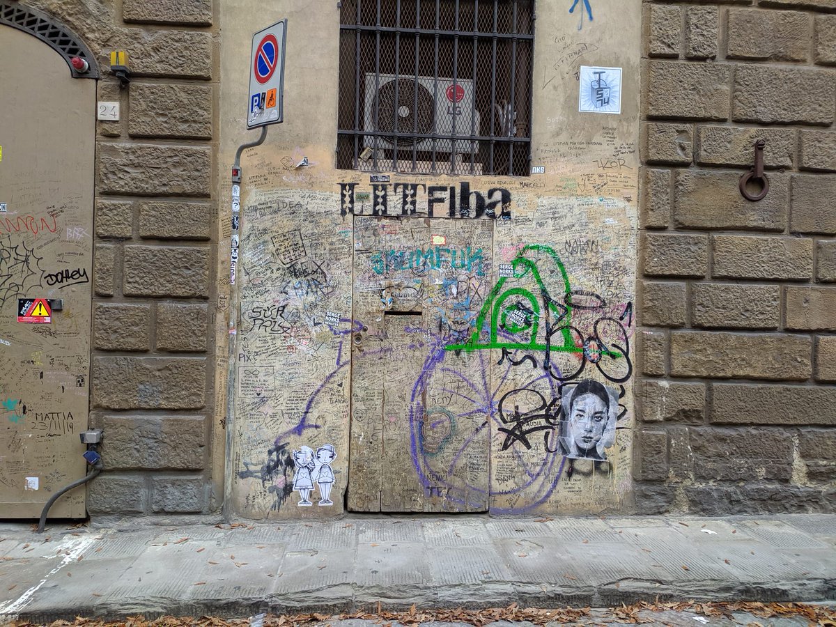 angeloderario90's tweet photo. 40 anni di innovazione, grandi emozioni  e grande musica! 
Auguri e lunga vita ai @Litfiba! ♥️#litfiba https://t.co/q6GNNbkbnf