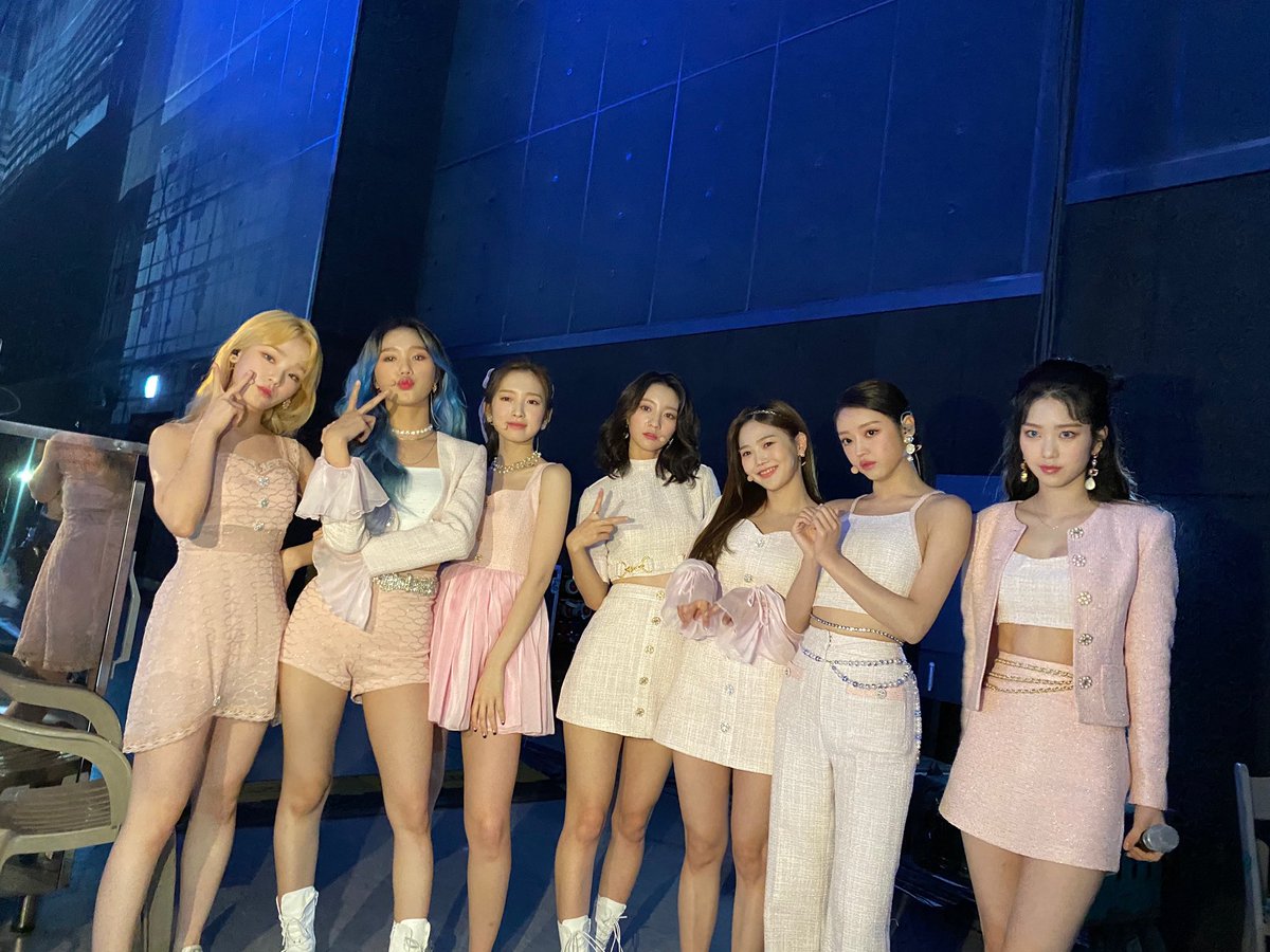 8_OHMYGIRL tweet picture