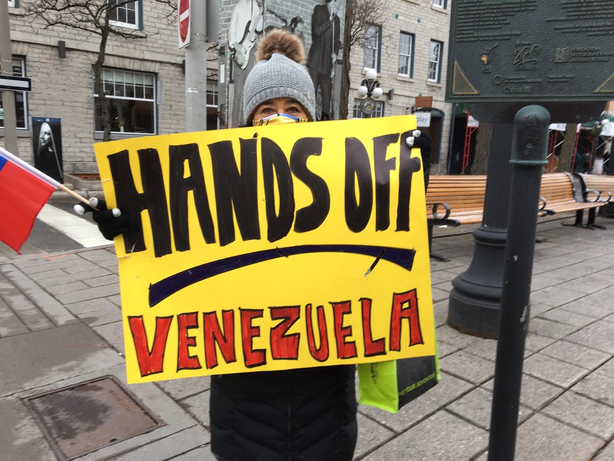 larrywasslen's tweet photo. #cdnpoli #AlbaSocialMovementsOttawa called a demo in support of the #BolivarianRevolution as #Venezuelans go to the polls to elect their next parliament. #RespectTheElection #HandsOffVenezuela @OttawaCommies @CharronClub https://t.co/zjshesQXKE