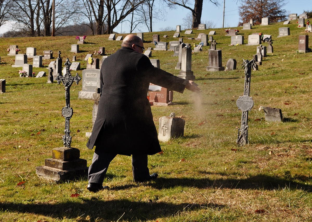 Three years ago, I went to the ceremony marking the 110th anniversary. It was a pretty small affair, but a good number of those in attendance had come from Italy. They brought soil from these miners’ villages and sprinkled it over the cemetery.