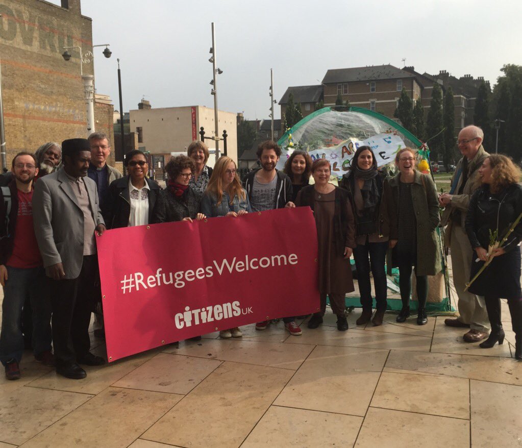 Wonderful to recap the history of the  #RefugeesWelcome movement including the leadership of Jewish communities with actions during the festival of Succot in 2015  #RefugeesStillWelcome