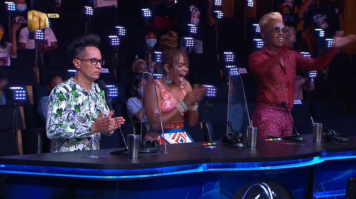 IdolsSA's tweet image. .@MakhadziMuimbi IS A WHOLE MOOD! 🔥🔥🔥

She gets a standing O from our Judges after a beautiful, colourful and vibrant opening to her smash hit, #Murahu ft Mr. Brown! 

RT if you loved that for real! idolssa.tv #IdolsSA