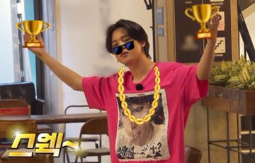 artaeistik's tweet photo. DID YOU SEE MY BAG???
IT'S HELLA TROPHIES AND IT'S HELLA THICK
CONGRATULATIONS BTSARMY 💜💜💜💜
SO PROUD OF YOU 💜💜💜
#BTSALLKILL #BTSDAESANGSWEEP #BTSxMAMA #2020MAMA #BTS #방탄소년단 @BTS_twt https://t.co/r1amjzH2eb