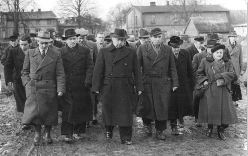 I can't figure out what defence pact East Germany and Romania agreed to establish on 12 May 1972 and what relationship this agreement had with the Warsaw Pact. In fact, East Germany signed other bilateral defence pacts in 1967 with Poland, Czechoslovakia, and Hungary. OK ...