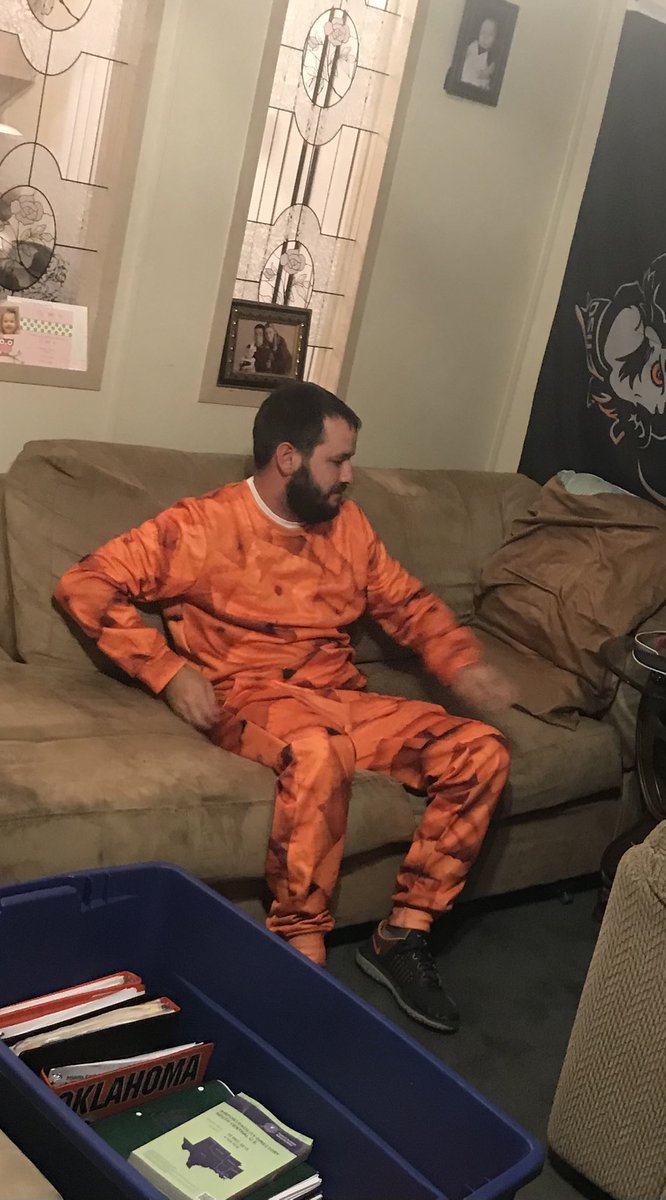 dwloom's tweet photo. My boy  @11_Danimals_11  is the biggest Cheez-It fan there is. Here he is in his favorite sweat suit, featuring Cheez-its of course! He would absolutely love to win the CheezIt Art giveaway! #CheezItArtEntry https://t.co/No0JTCTGln