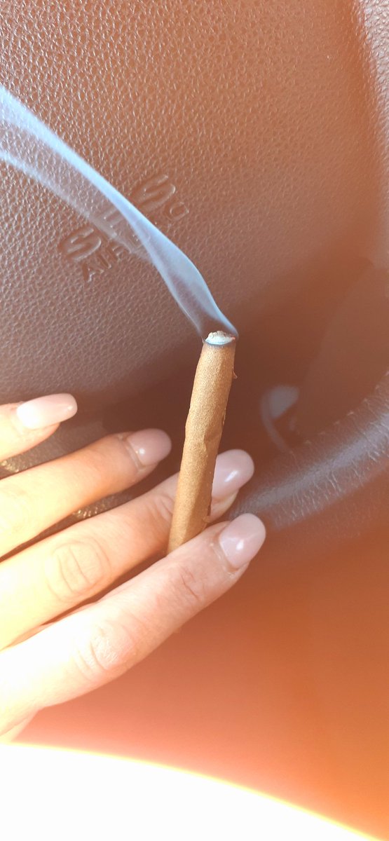 BellaFiga4's tweet photo. #GoodMorningEveryone
Last 10hr day to a 7 day wk week
#StartingItOffRight
#blazeTime
#GoodSmoke🌬
#GoodVibes https://t.co/ijcvNeQxiP