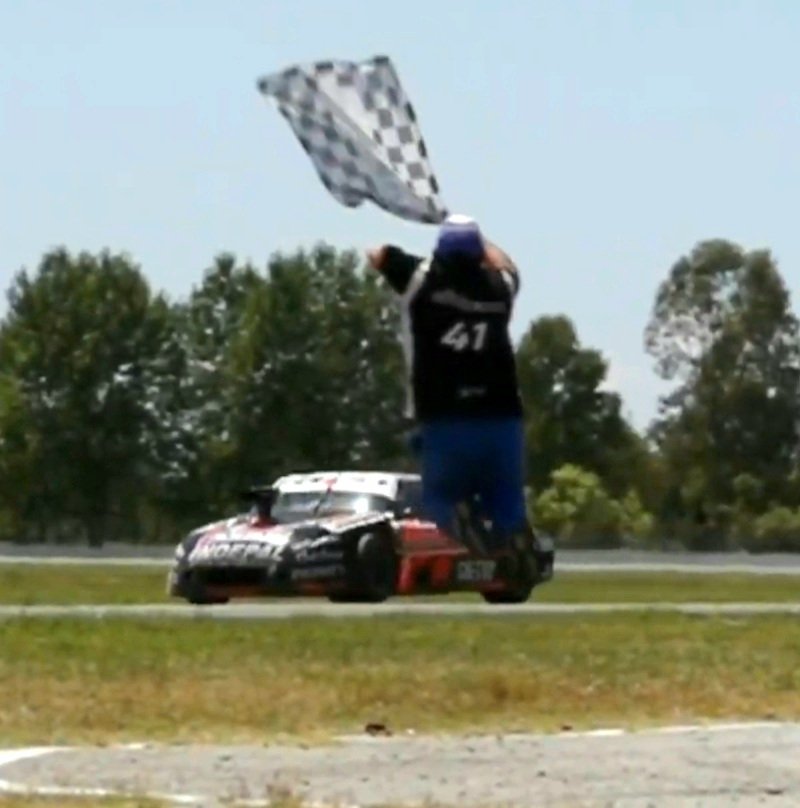 German Pietranera campeón del <a href="/Turismo4000Arg/">Turismo 4000 Argentino</a> FELICITACIONES