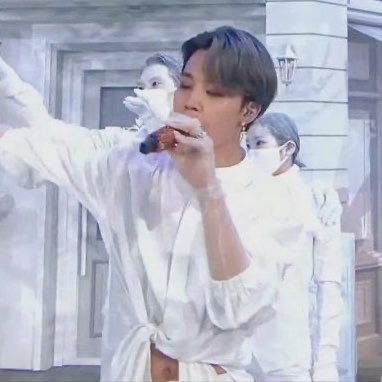 phuongthuy15911's tweet photo. Cứ nhìn anh hát là được rồi
#JIMIN #지민
#BTS_MAMA
@BTS_twt https://t.co/sqTK5aC4or