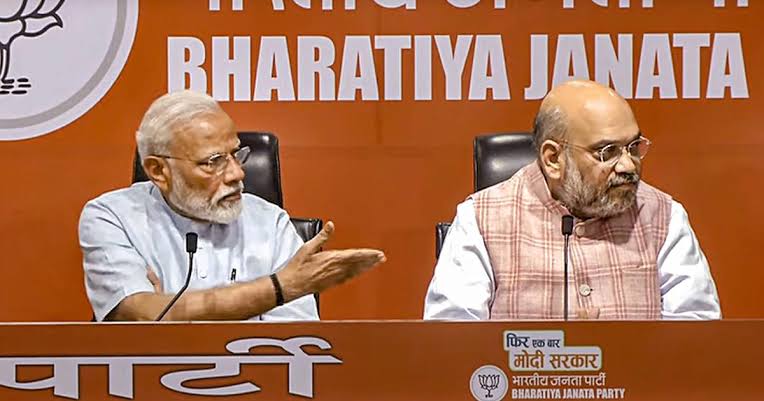 thepeeinghuman's tweet image. 2396 days / 78 months / 342 weeks  (over 6 years &amp;amp; 6 months) since Modi ji came to power in 2014.

ZERO press conferences by the PM of the largest democracy in the world ?!
Keeping a count of the total days/months/years before PM Modi does a press conference, if ever.

#MaunModi