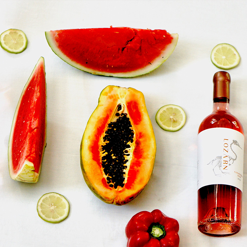 What better way to kick off summer than with our new Carménère Rosé 2020 and fresh summer fruit? 
Follow the link to our online shop to order your mixed box today. bit.ly/2JDMGBM  
All orders will close on the 18th of Dec.
