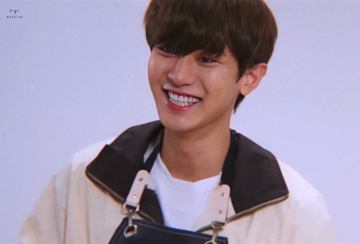 pcysarchive's tweet photo. chanyeol has the most beautiful and contagious smile 💛 https://t.co/w79kPRZcHA
