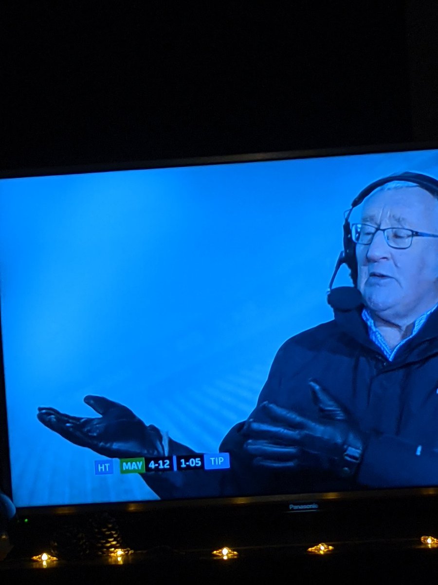 Looks like Pat Spillane has stolen Ciaran Whelan's football gloves!!!! #sundaygame