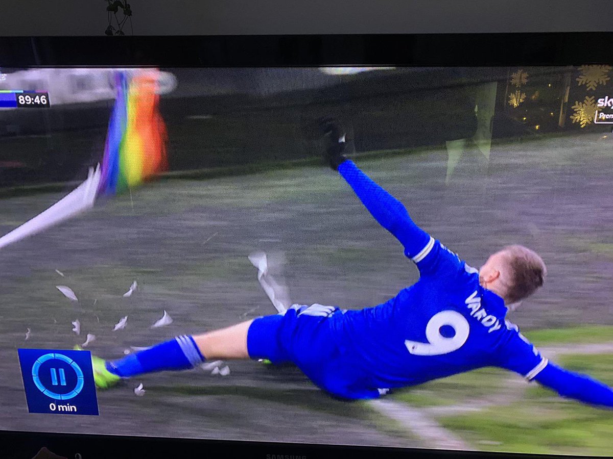 FauxniqueJ's tweet image. I may be reading a bit much into this, but Vardy has never done this to a normal corner flag.  As soon as it is a corner flag supporting gay pride, he destroys it.  
Sends out a horrible message. I’m furious.