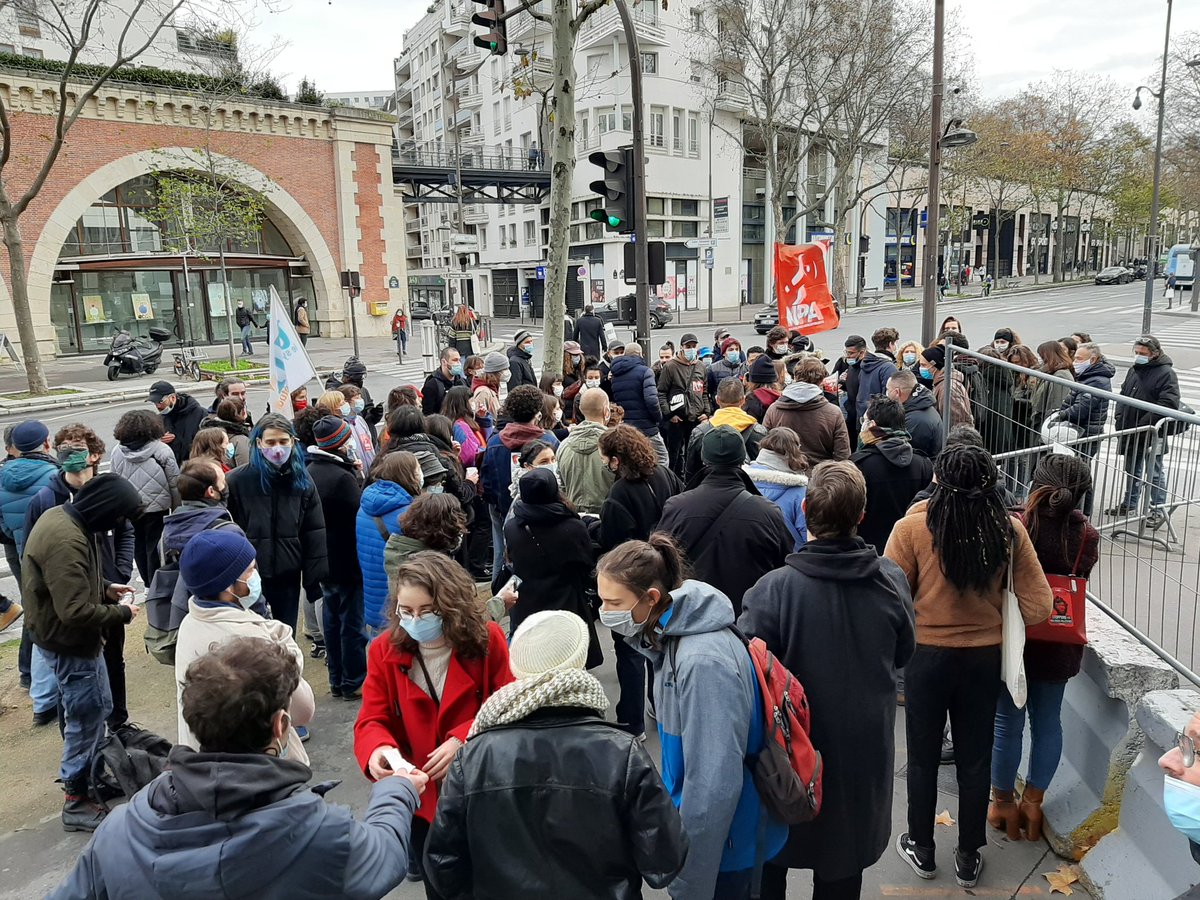 Merci à tou.te.s les soutiens,  @ericcoquerel,  @LarrereMathilde,  @OmarSlaouti,  @AA_Avocats,  @AnasseKazib, ... toutes les personnes présentes, de s'être mobilisées pour la libération de Matéo. La mobilisation paie mm si ce n'est pas fini ! Soutien à ts les manifestants interpellés!