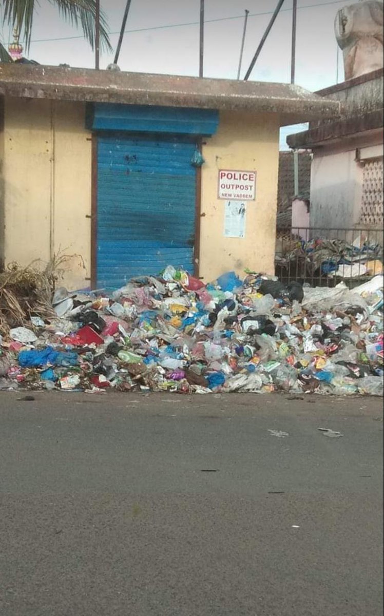 GPNewsMedia24's tweet image. #GarbageCampaign
Thanks to Praveen Aroskar for This Photos of Garbage Zone Near Police outpost, New Vaddem

If you Come Across any Such Garbage Zone, Click the Photo of Dirtiest Garbage &amp;amp; Whatsapp on 950-345-7174 along with Your Name and Location
We will Publish it on GP News