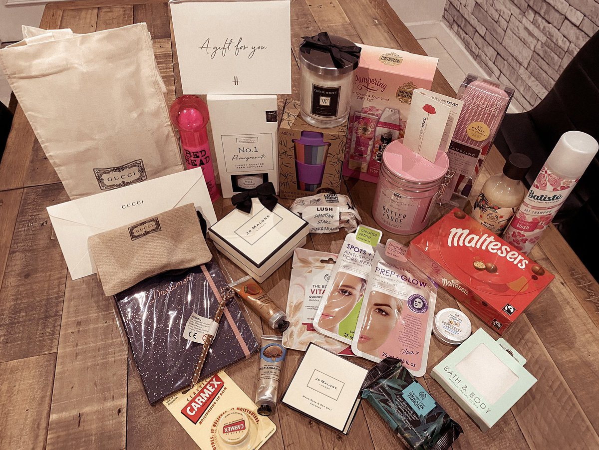 Last hour or so to enter this giveaway over on my Instagram 🤍