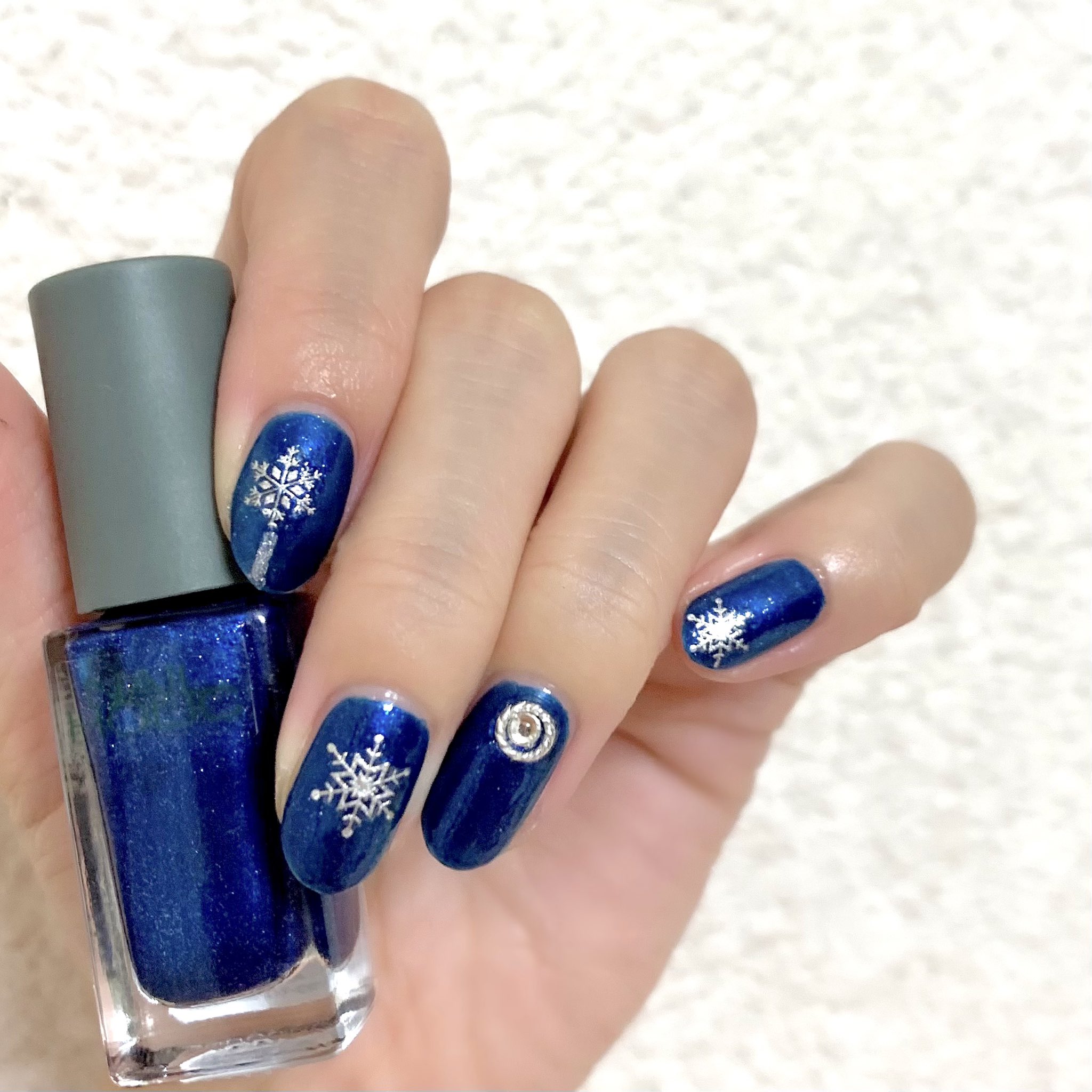 ゆき Nail Holic リミテッドカラー Bl970 ネイルホリックのポリッシュ 乾くの遅いような気がしてあまり買わなかったけど 限定で素敵な色が出ていたので買ってみた 塗って貼っただけ T Co Pftasmqcux Twitter