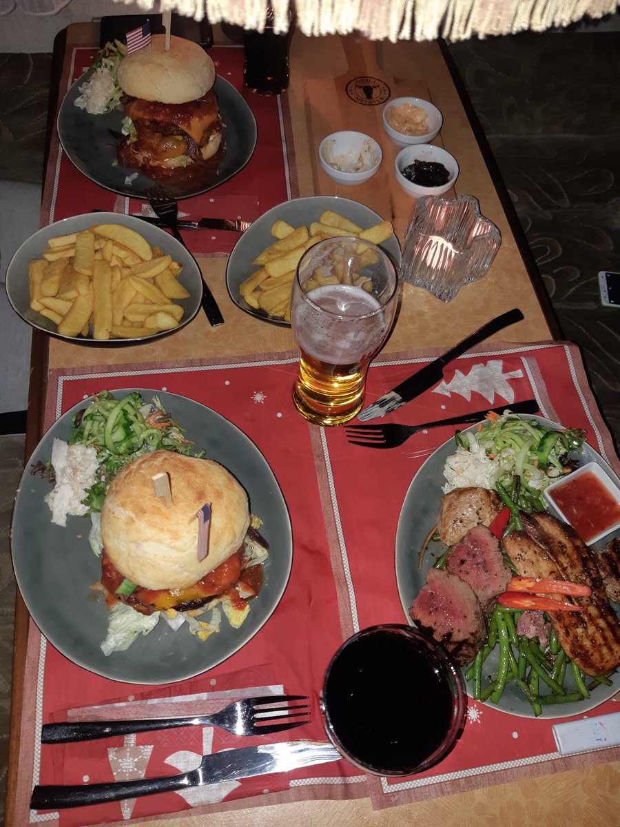 bina29384's tweet photo. Ich bin so vollgefressen 😅 War so lecker 😋
#wohnmobildinner #roadhouseroute6 #weyhe #bremen https://t.co/9h6k6iJClZ