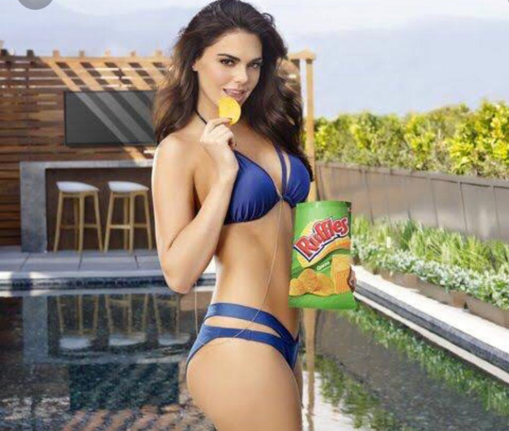 leslyvejar's tweet photo. Preocupante que la publicidad de alimentos y bebidas nos bombardea todos los días en todos los medios es nociva, es machista, sexualiza el cuerpo de la mujer, idealiza modelos de cuerpos perfectos, es racista, aspiracional. ¡Esto es dañino y debe regularse!
#CDI2020 https://t.co/7iqmf8mVni