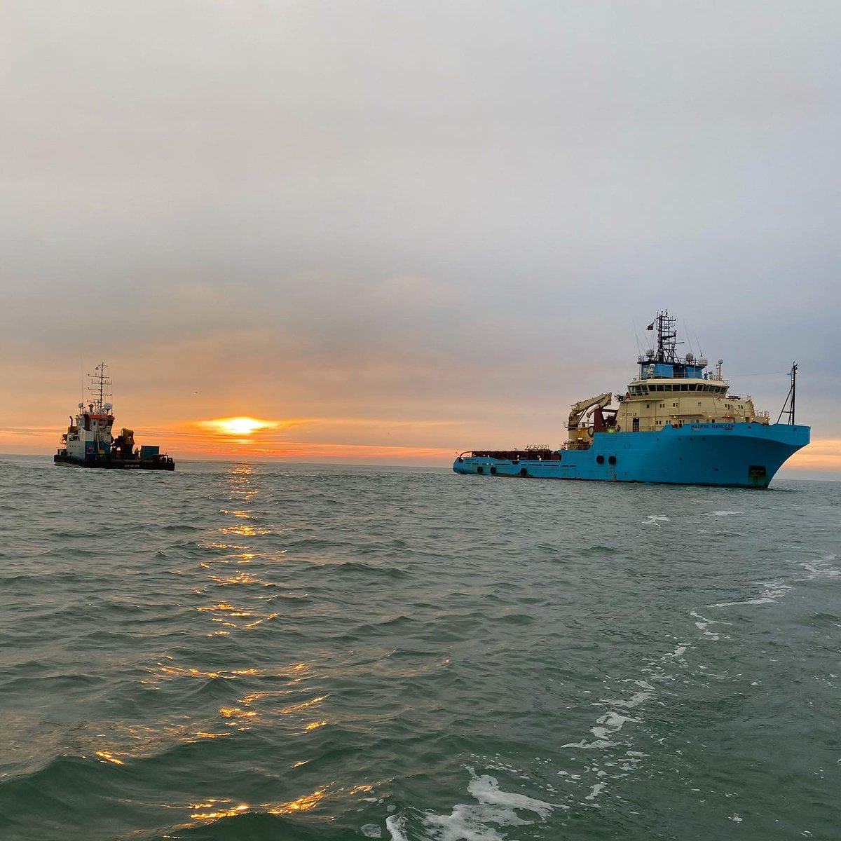 BoyanSlat's tweet photo. Got to visit our north sea tests today! Next year we aim to launch our first full scale cleanup system in the Pacific (System 002) and these tests help to ensure the plastic that the caught plastic will be safely retained inside the system. https://t.co/OYMQLPImb4