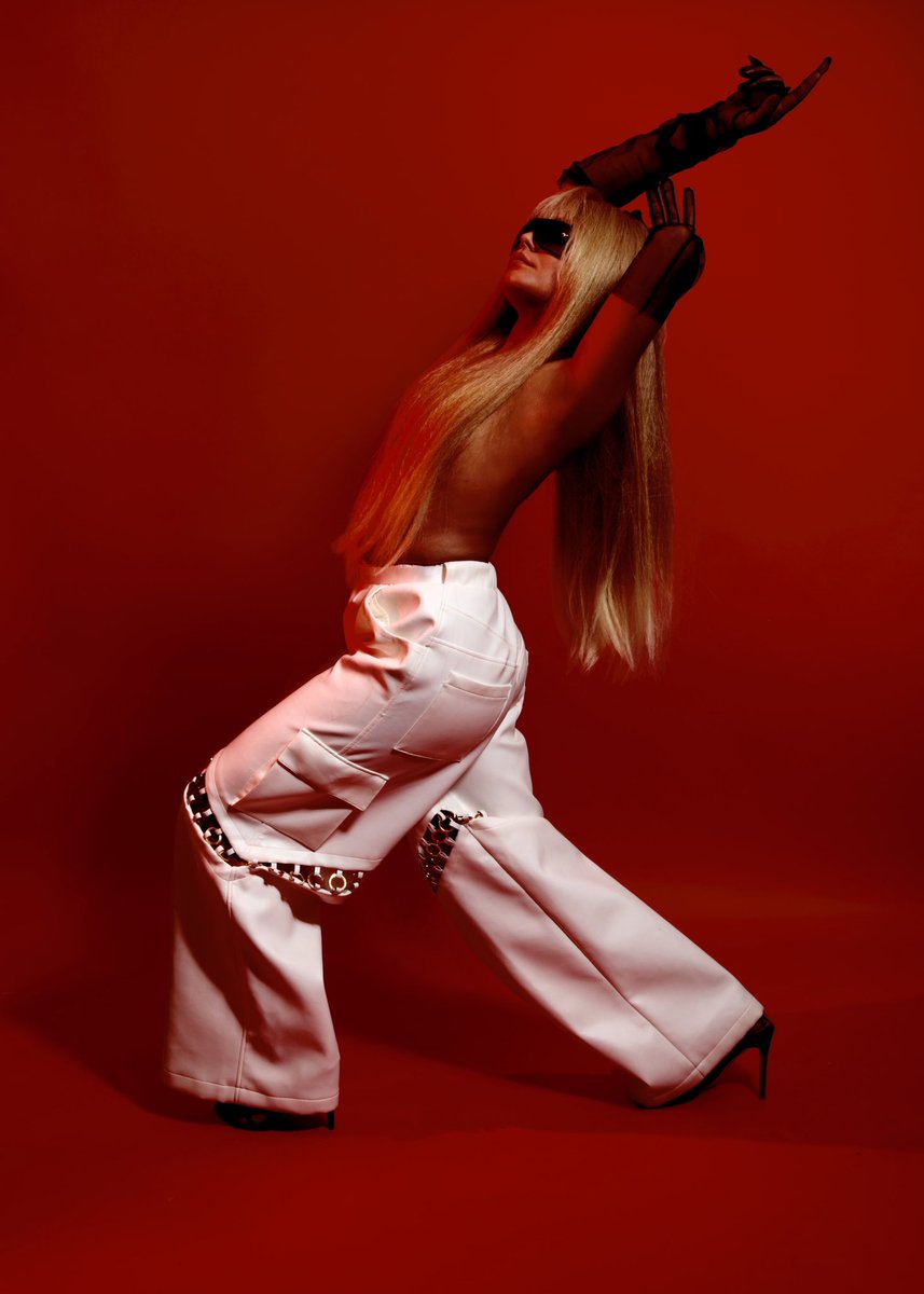 jordan_qualls's tweet image. From me in my living room to you