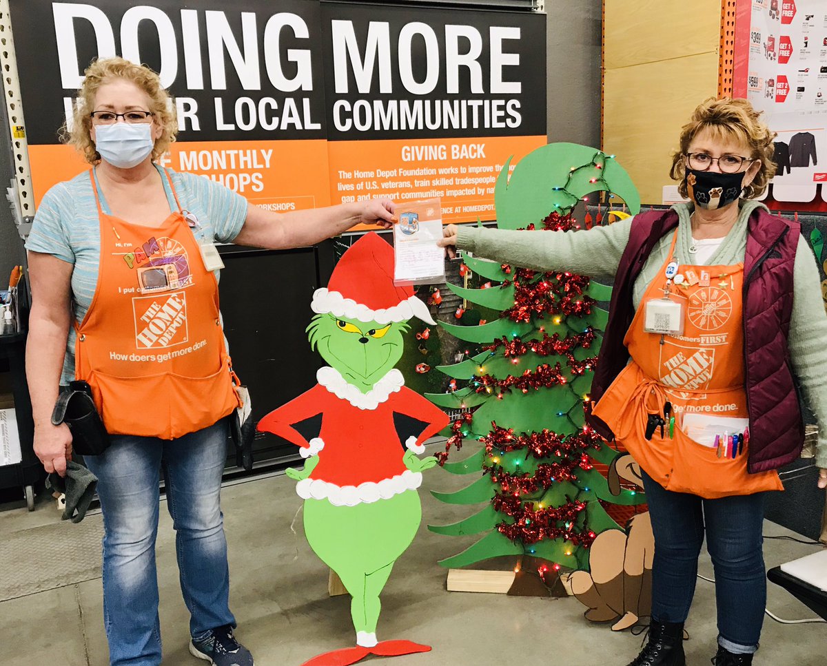 _NatalieSchepp's tweet photo. FES Lisa doing a great job recognizing her team! Including her backup cashier throughout the store!! @lappinstweeting @LakeGenevaDepot https://t.co/zbrCehc4vQ