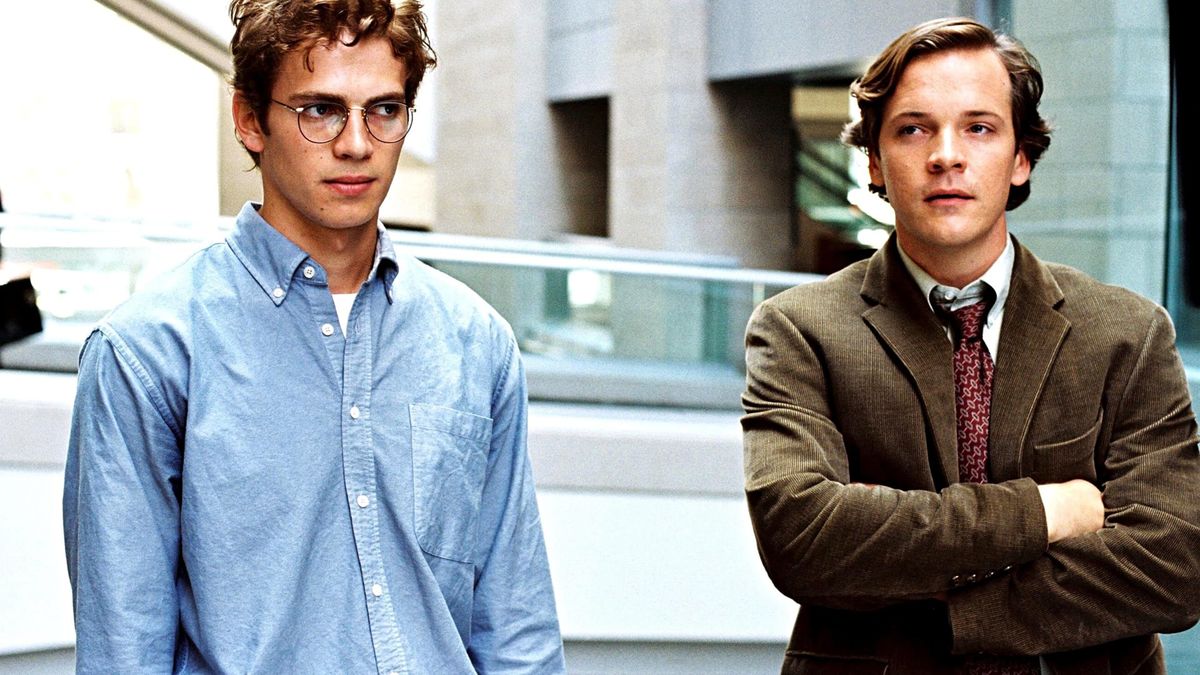Movie Recommendation: SHATTERED GLASS (2003)Hayden Christensen is fantastic in Billy Ray's drama about a reporter whose career is built from fabricated stories, fake sources. A mesmerizing journey into the mind of a pathological liar. This movie made me want to be a journalist.