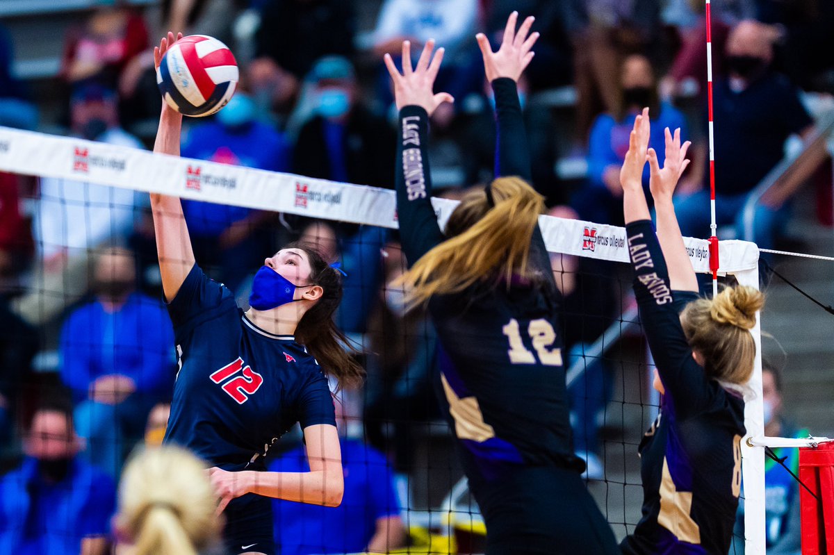 Gosset41's tweet photo. Grapevine @VBGrapevine lost its first two sets to begin playoffs, vs Granbury in bi district 

Now its headed to #UILState for the 1st time behind @janetdemarrais’ career high 34 kills in the 5A Region 1 final. This team doesn’t quit! 

Read more here: https://t.co/oMci9WCWwK https://t.co/DLosUttFA7
