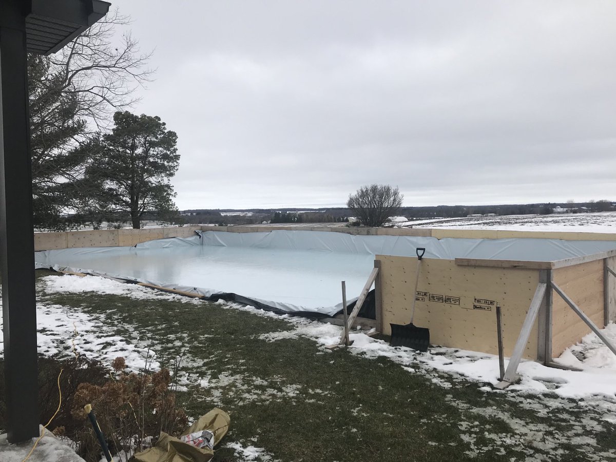 CooksRink's tweet photo. The ice on the #backyardrink seems to be freezing nicely.  Keep your fingers crossed. https://t.co/SKIYnzHCtG