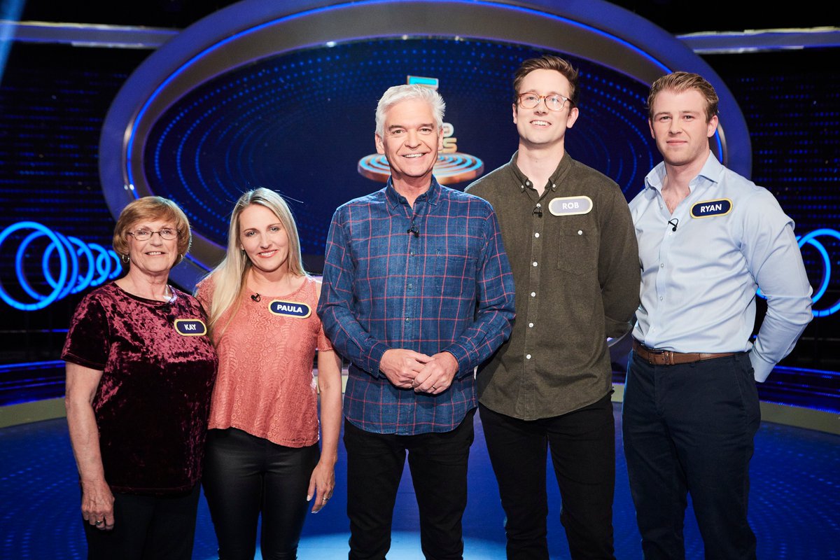 In 10 mins we'll be meeting two brand new teams for the FINAL episode of the series! ⏰   

Remember to play-along on the app and takes pics in your best Christmas jumpers for a chance to see yourself on TV!🎄 📺 

See you and <a href="/Schofe/">Phillip Schofield</a> at 6pm on <a href="/ITV/">ITV</a> and <a href="/WeAreSTV/">STV</a>
