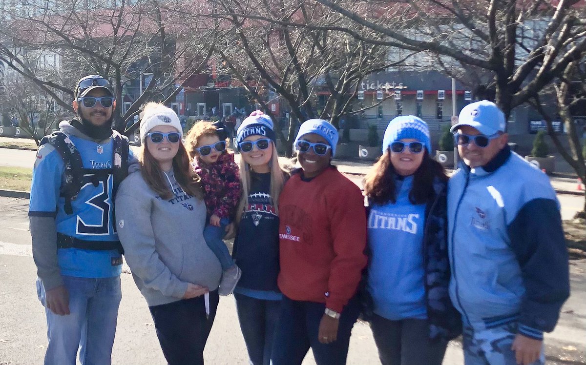 ferrells2242's tweet photo. #TitansCodeBlue https://t.co/mNF9xCVzJZ