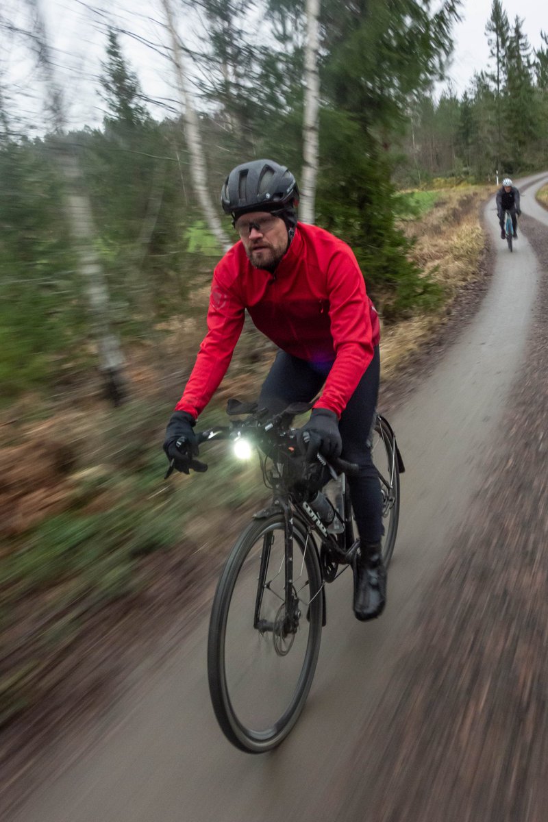 tonilund's tweet image. Itsenäisyyspäivän ajelu 122 km hyvässä seurassa sateiden pehmentämillä hiekkateillä. Reitillä oli hiukan nostalgiaa kun se kävi paikkakunnilla joilla ajoin 90-luvun lopun / 2000-luvun alun maantieaikoina. Kuva Peter Nylund.