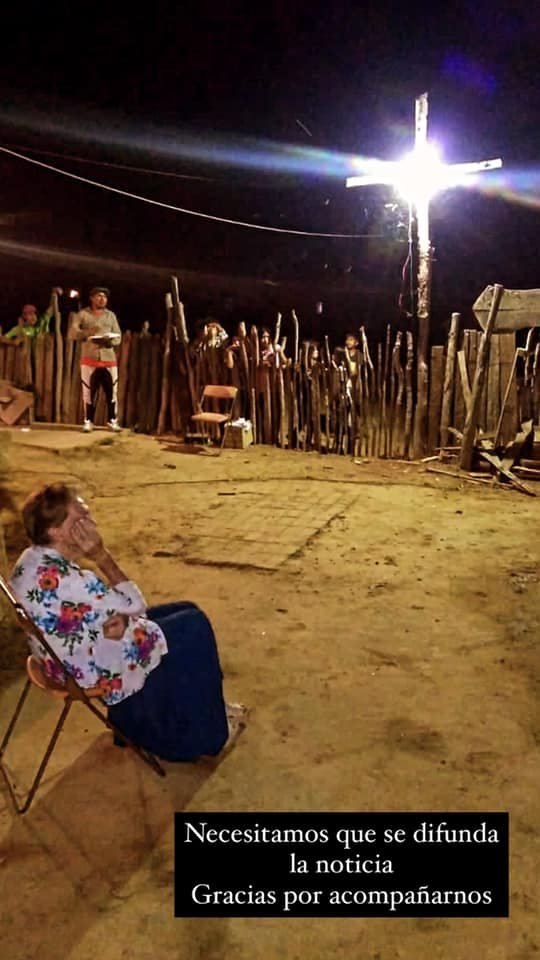 Natty Petrosino tiene 82 años y hace 23 que ayuda a las comunidades originarias de Formosa. Insfrán no la deja salir. Le armó un proceso penal. Necesita la ayuda de todos.
<a href="/edufeiok/">Eduardo Feinmann</a> <a href="/todonoticias/">TN - Todo Noticias</a> <a href="/carola_amoroso/">Carolina Amoroso</a> <a href="/telefenoticias/">Telefe Noticias</a> <a href="/vivicanosaok/">Viviana Canosa</a> <a href="/eltreceoficial/">eltrece</a>